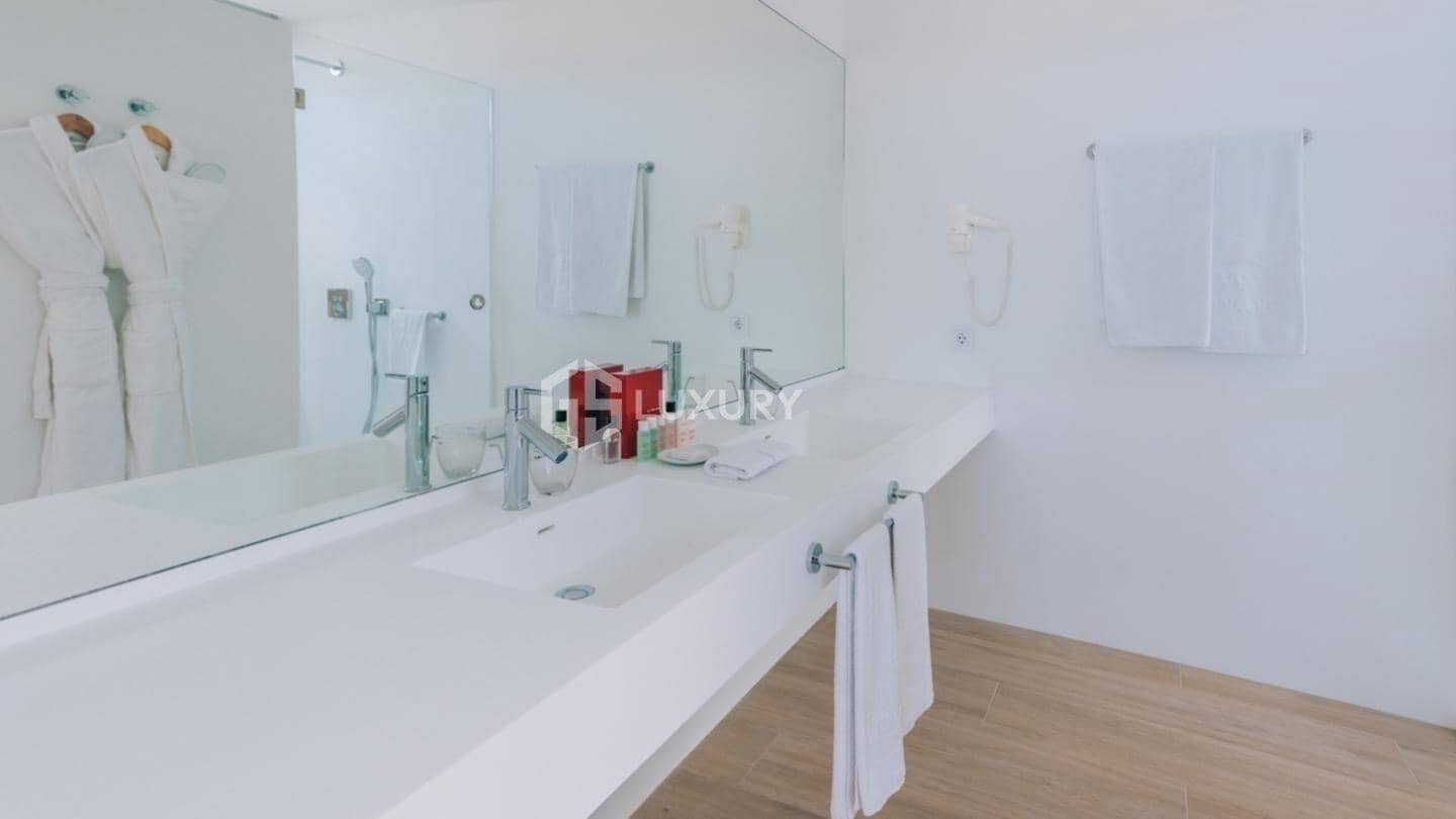 3 chambre Villa/Maison à vendre à Guia de Isora avec piscine garage - 2 100 000 € (Ref: 9341413)