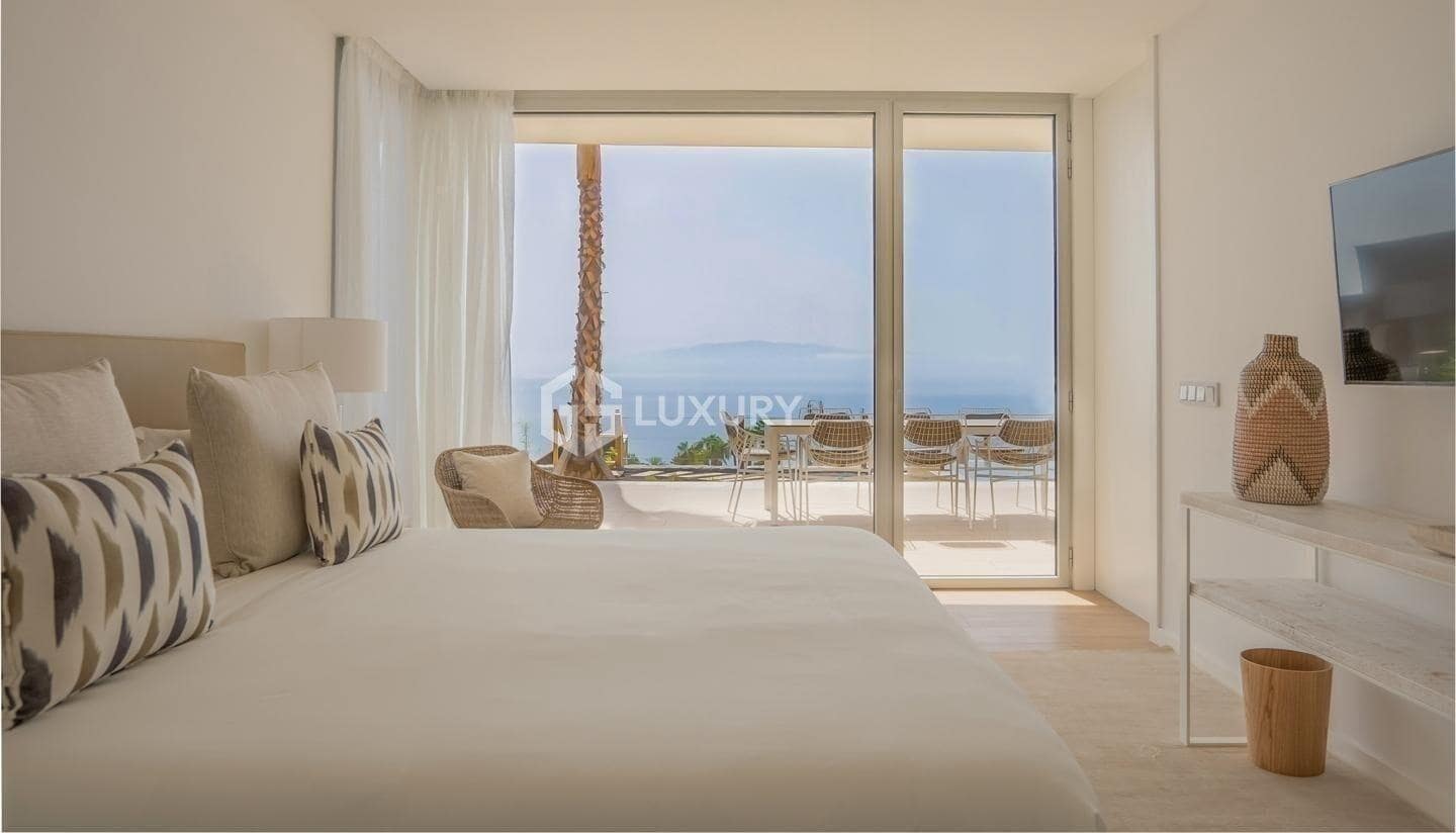 3 chambre Villa/Maison à vendre à Guia de Isora avec piscine garage - 2 100 000 € (Ref: 9341413)