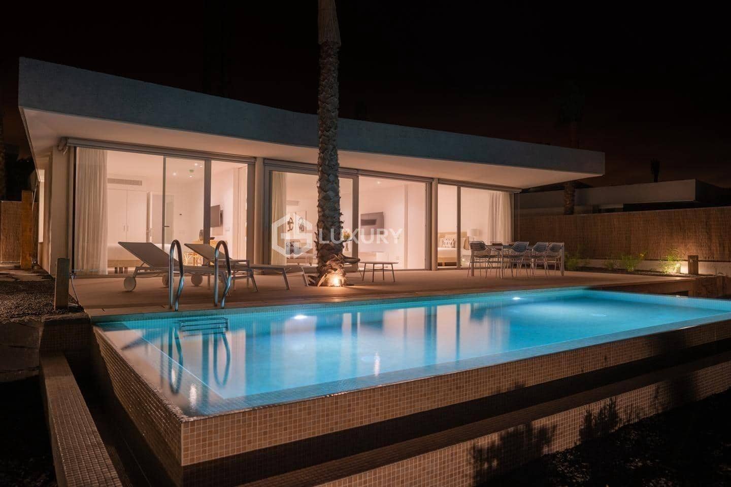 3 chambre Villa/Maison à vendre à Guia de Isora avec piscine garage - 2 100 000 € (Ref: 9341413)