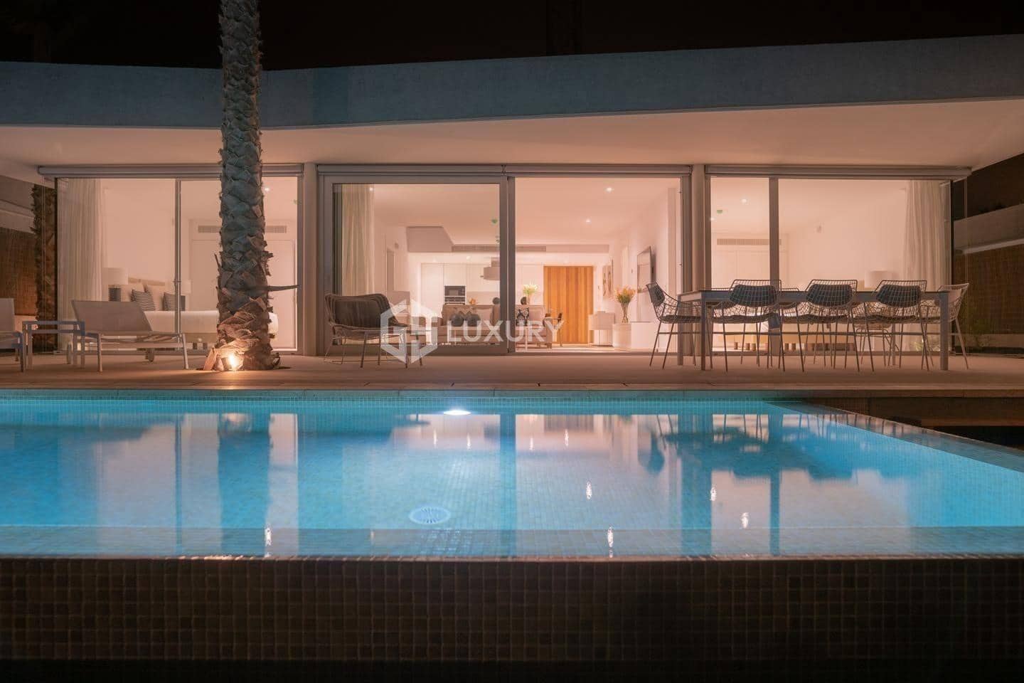 3 chambre Villa/Maison à vendre à Guia de Isora avec piscine garage - 2 100 000 € (Ref: 9341413)