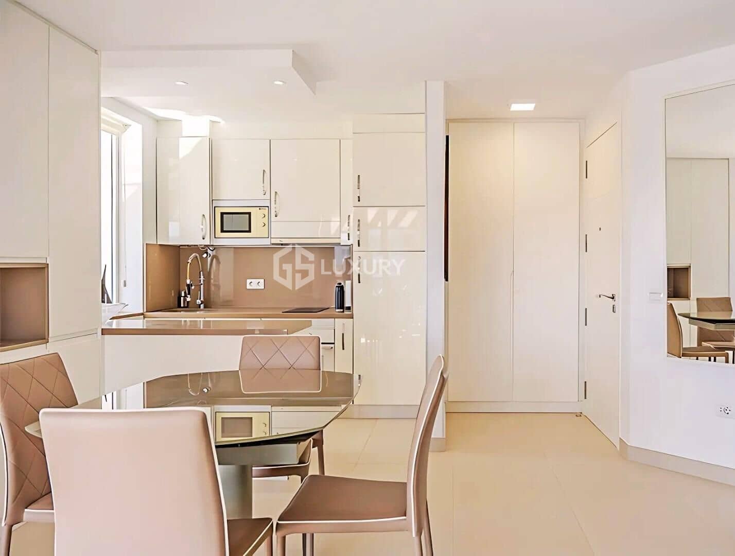 2 sovrum Takvåning till salu i Playa de las Americas med pool - 1 680 000 € (Ref: 9347669)