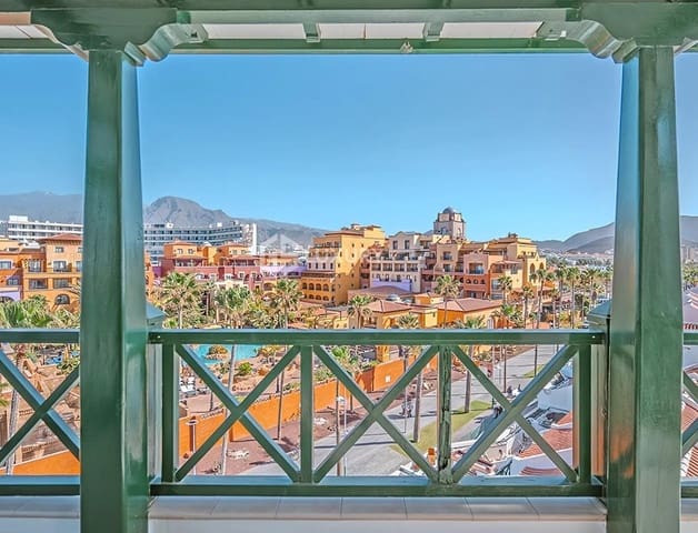 2 sypialnia Penthouse na sprzedaż w Playa de las Americas, Arona z basenem - 1 680 000 € (Ref: 9347669)