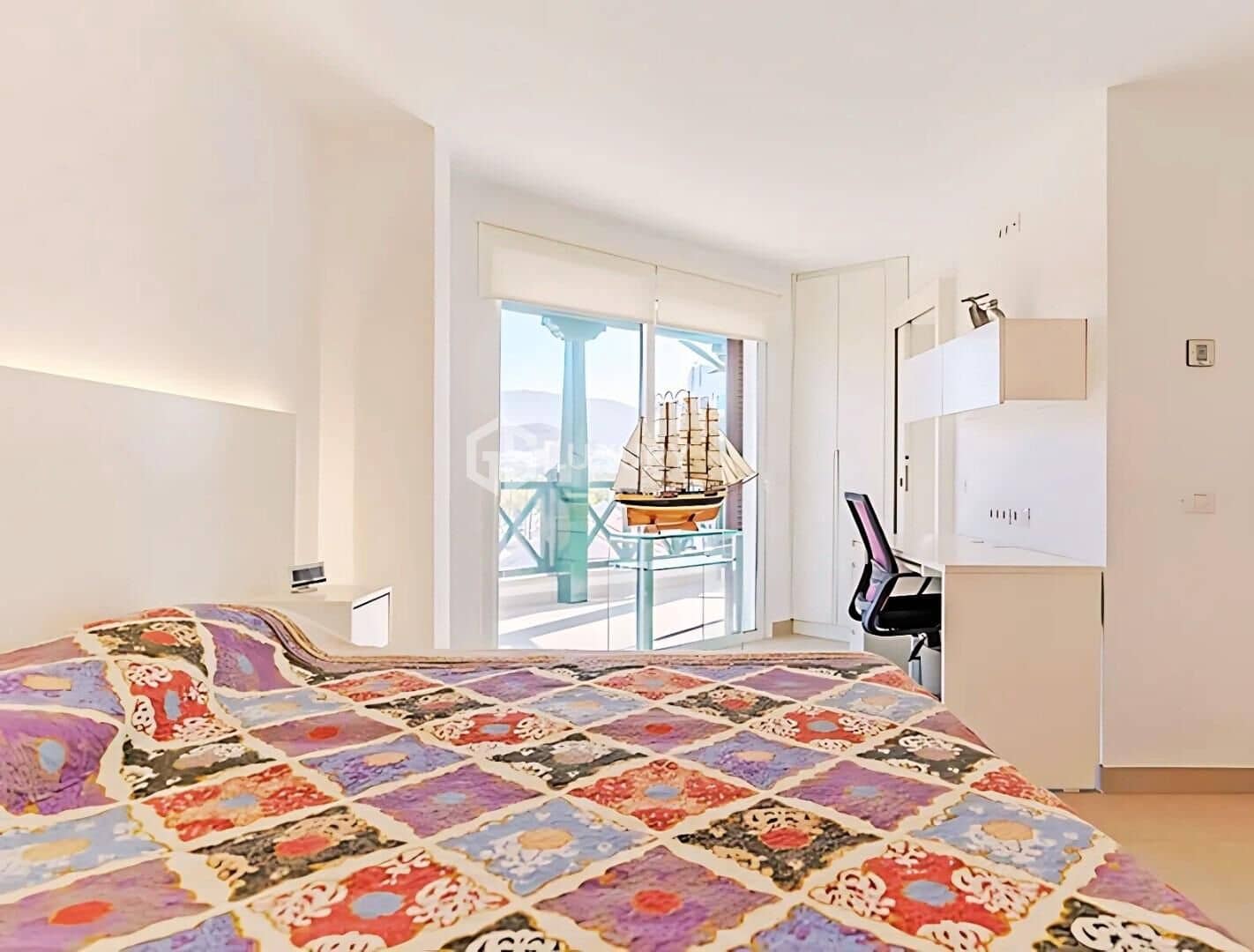 2 sovrum Takvåning till salu i Playa de las Americas med pool - 1 680 000 € (Ref: 9347669)