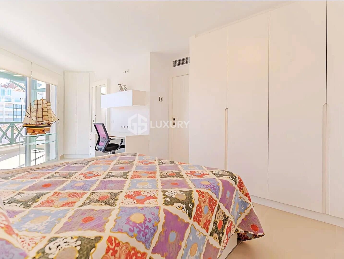 2 sovrum Takvåning till salu i Playa de las Americas med pool - 1 680 000 € (Ref: 9347669)