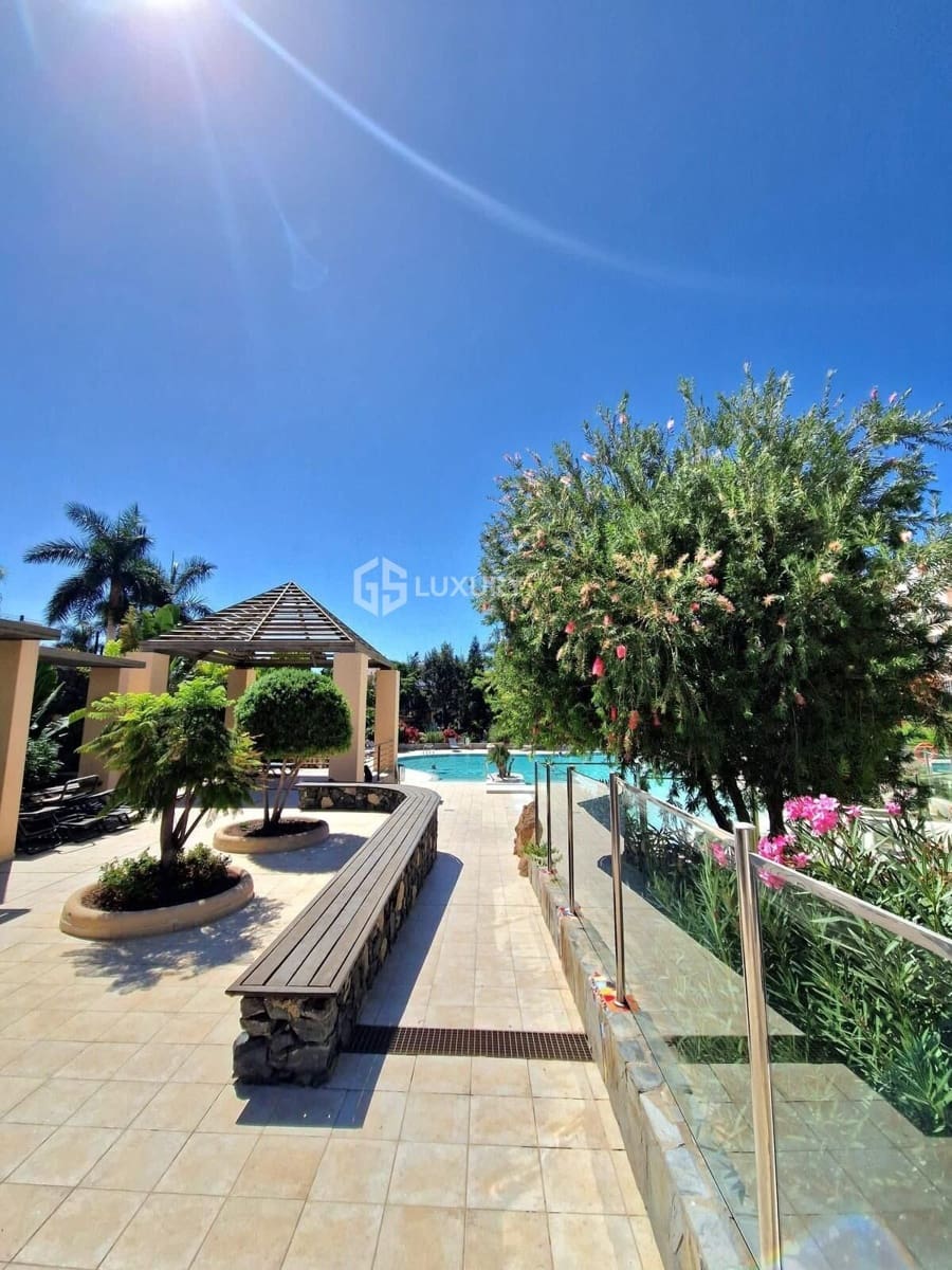 3 makuuhuone Asunto myytävänä paikassa La Caleta Adeje mukana uima-altaan 
autotalli - 805 000 € (Ref: 9362546)