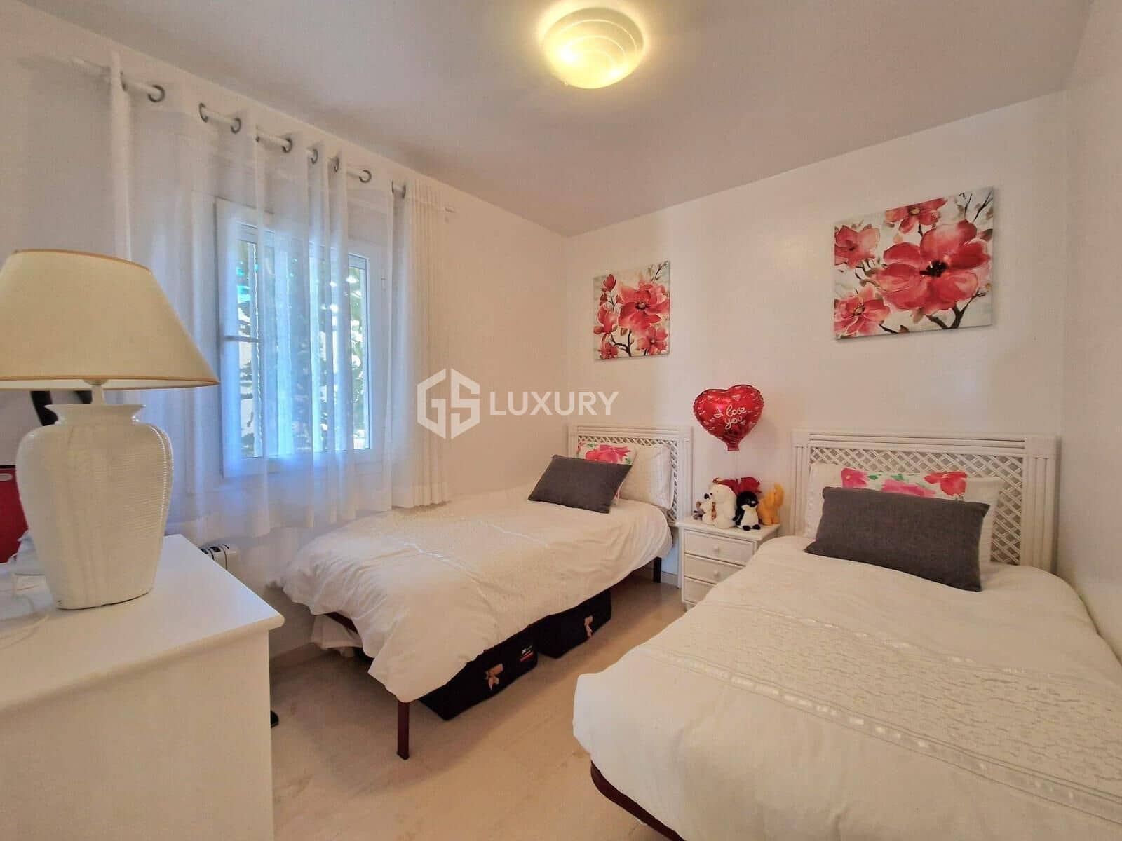 3 makuuhuone Asunto myytävänä paikassa La Caleta Adeje mukana uima-altaan 
autotalli - 805 000 € (Ref: 9362546)