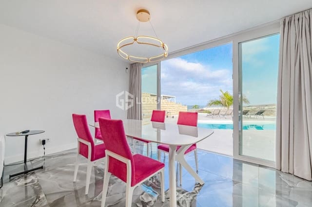 5 soveværelse Villa til salg i Playa del Duque, Adeje med swimmingpool garage - € 2.350.000 (Ref: 9374710)