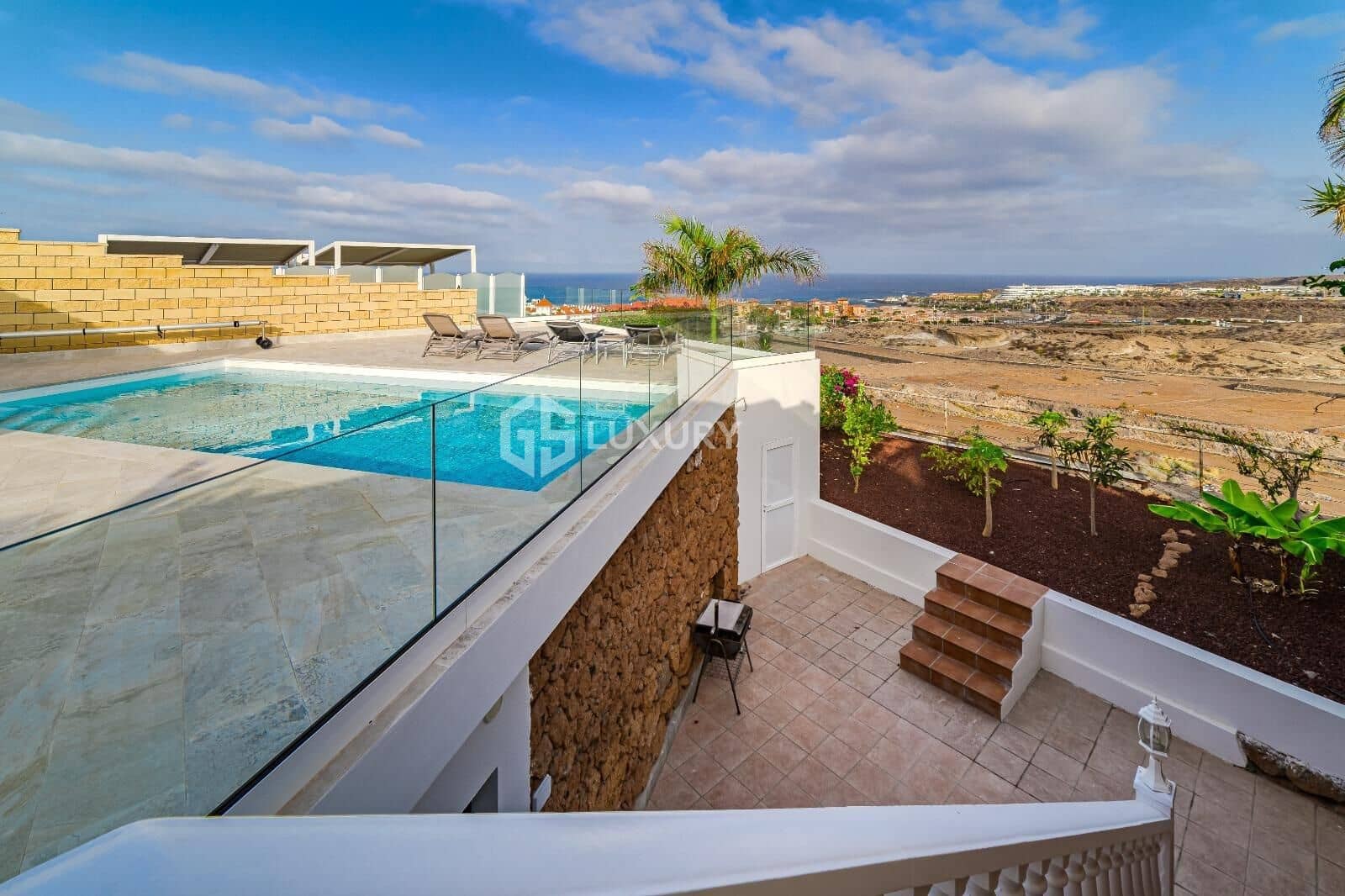 5 soveværelse Villa til salg i Playa del Duque med swimmingpool garage - € 2.350.000 (Ref: 9374710)