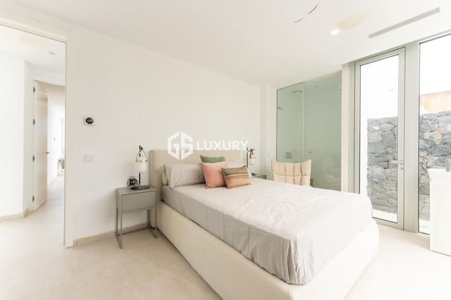 4 soveværelse Villa til salg i La Caldera, Adeje med swimmingpool garage - € 2.700.000 (Ref: 9374711)