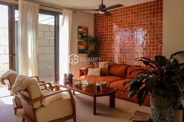 2 slaapkamer Bungalow te koop in Palm-Mar, Arona met garage - € 629.000 (Ref: 9374714)