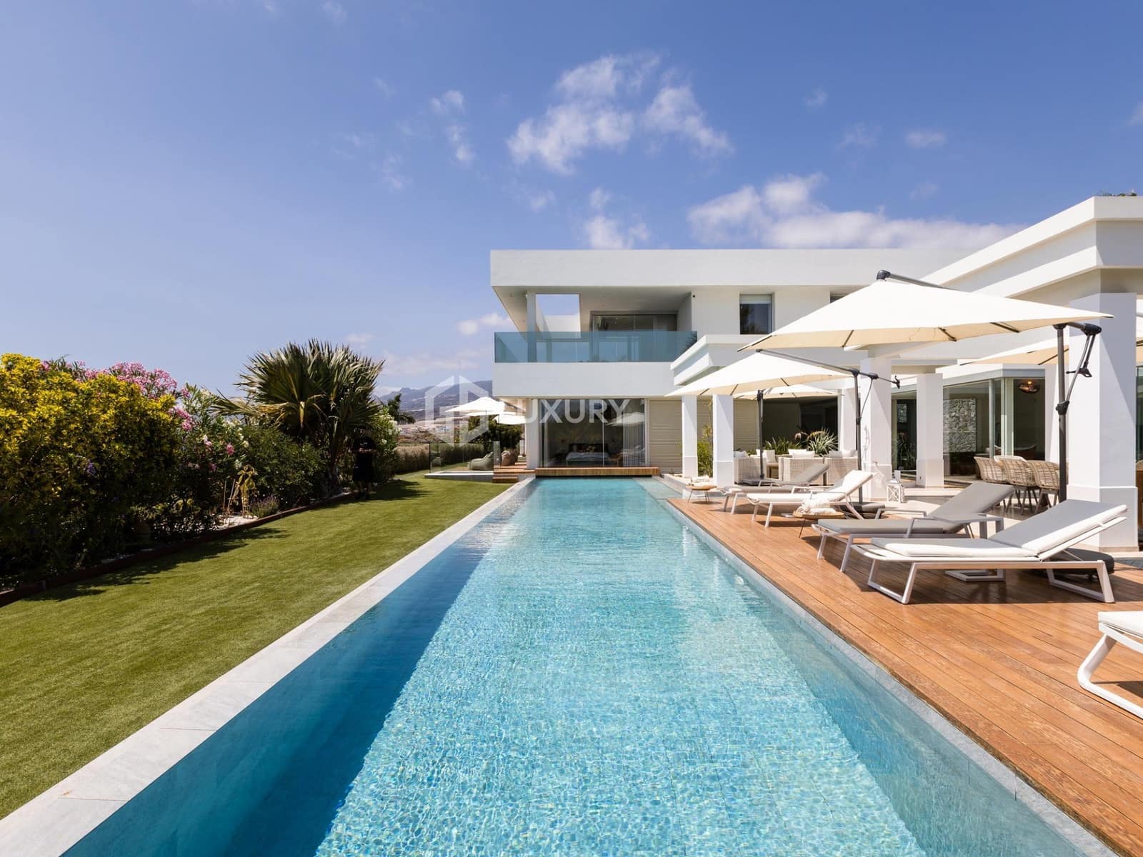 6 soveværelse Villa til salg i Guia de Isora med swimmingpool garage - € 8.500.000 (Ref: 9379288)