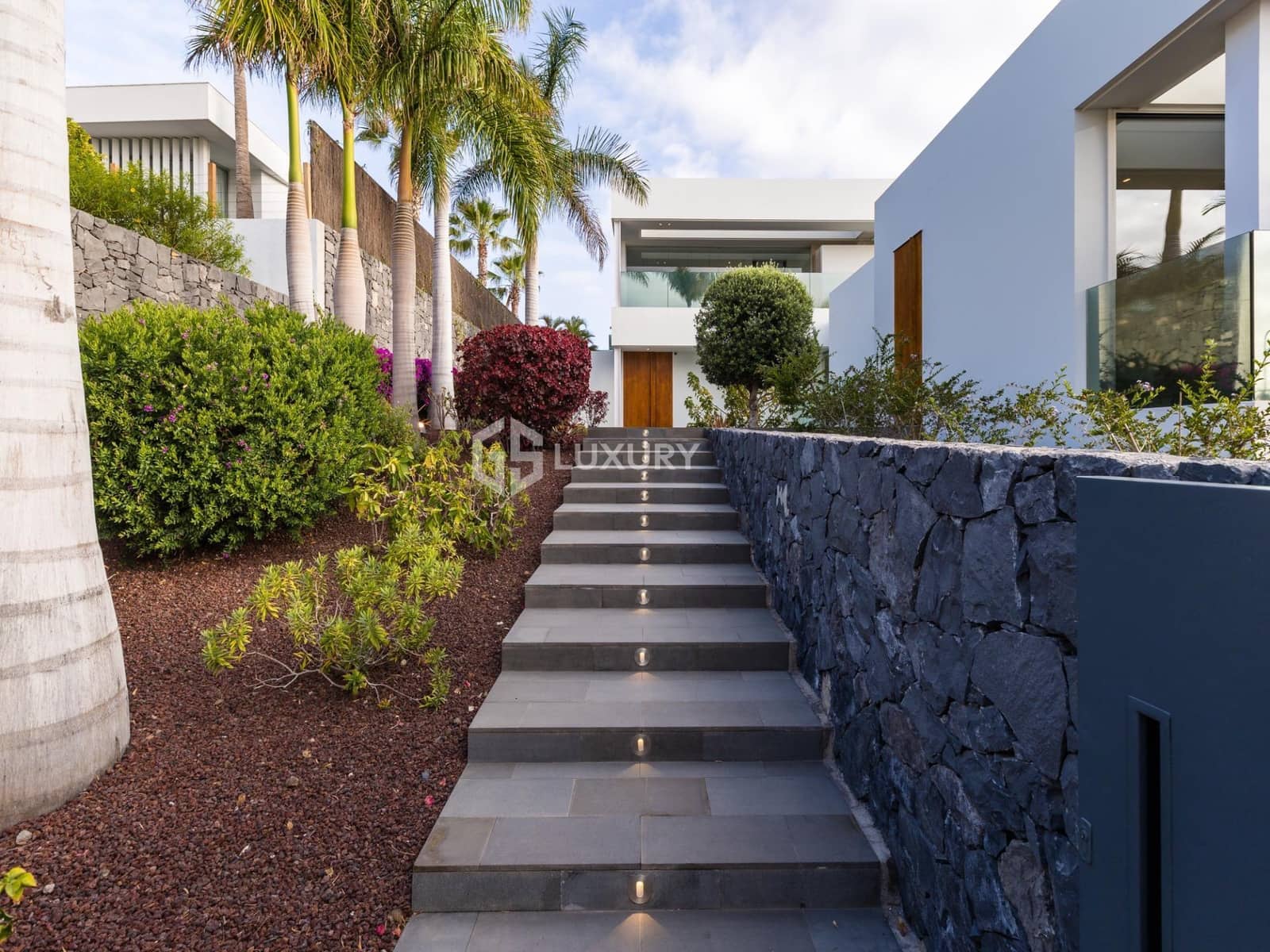 6 soveværelse Villa til salg i Guia de Isora med swimmingpool garage - € 8.500.000 (Ref: 9379288)