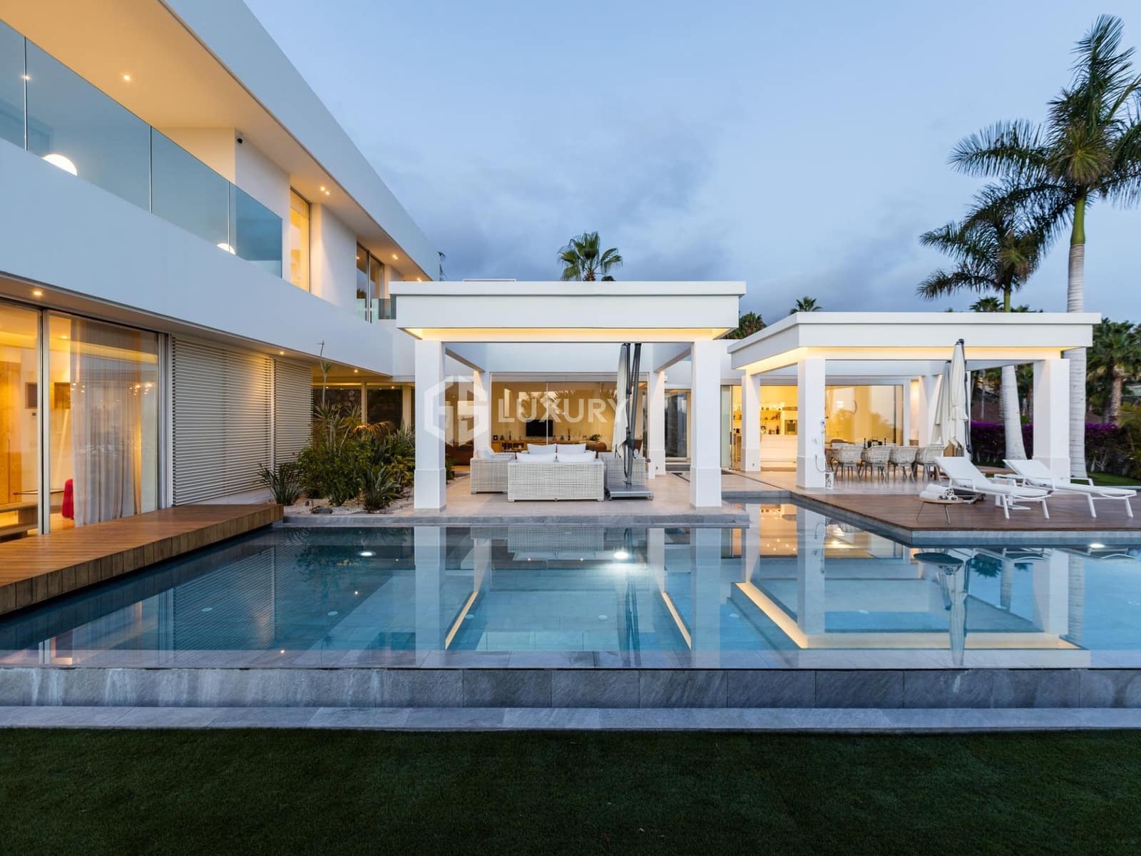 6 soveværelse Villa til salg i Guia de Isora med swimmingpool garage - € 8.500.000 (Ref: 9379288)