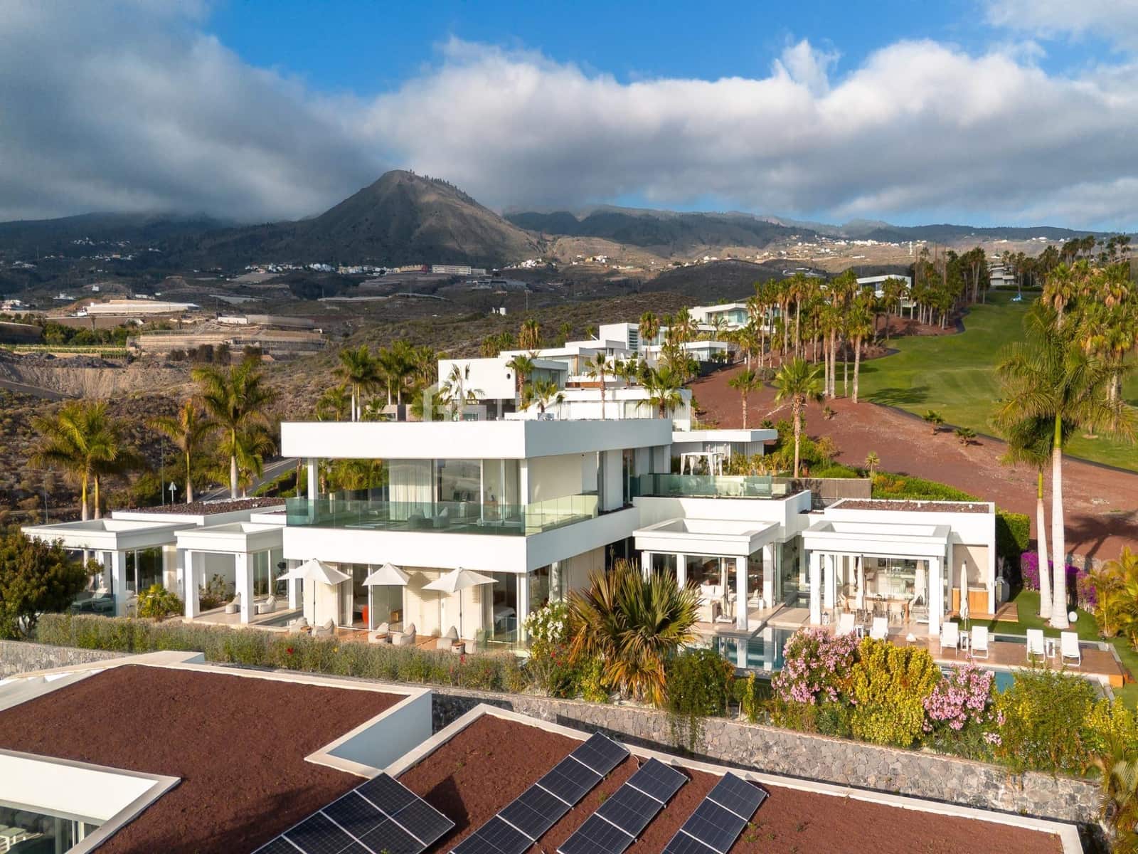 6 soveværelse Villa til salg i Guia de Isora med swimmingpool garage - € 8.500.000 (Ref: 9379288)