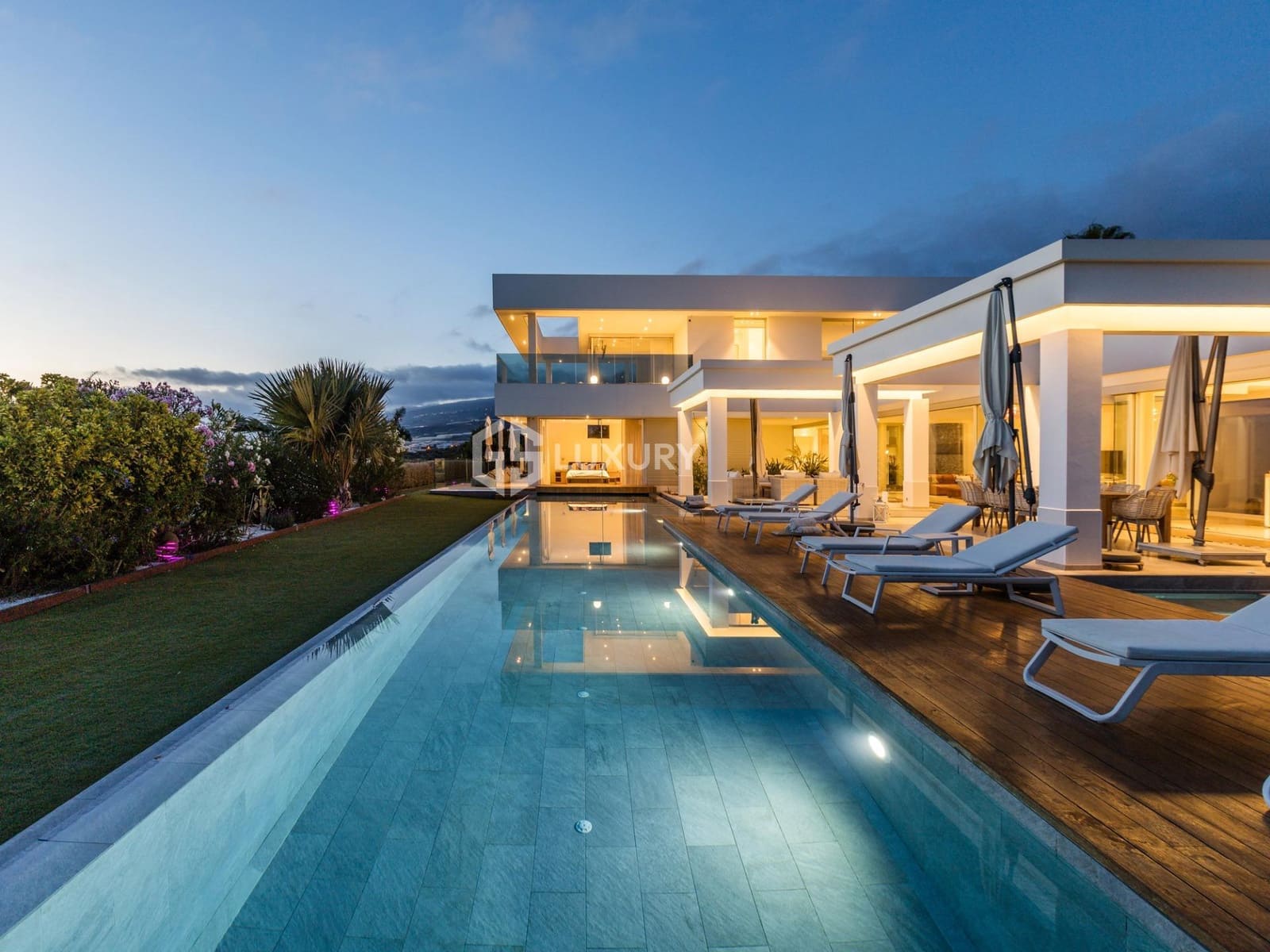 6 soveværelse Villa til salg i Guia de Isora med swimmingpool garage - € 8.500.000 (Ref: 9379288)