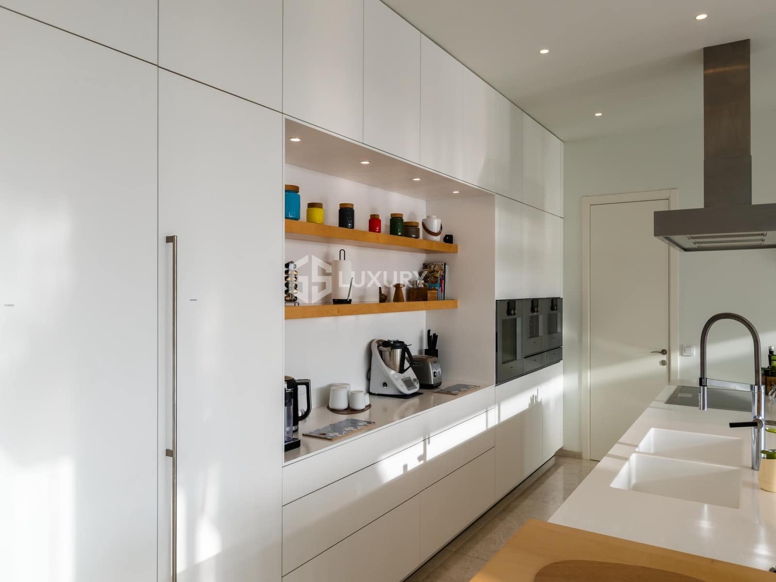 6 soveværelse Villa til salg i Guia de Isora med swimmingpool garage - € 8.500.000 (Ref: 9379288)