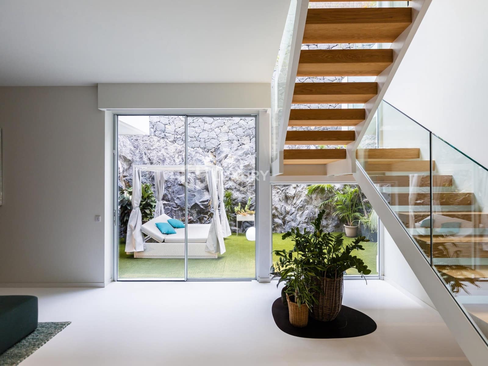 6 soveværelse Villa til salg i Guia de Isora med swimmingpool garage - € 8.500.000 (Ref: 9379288)