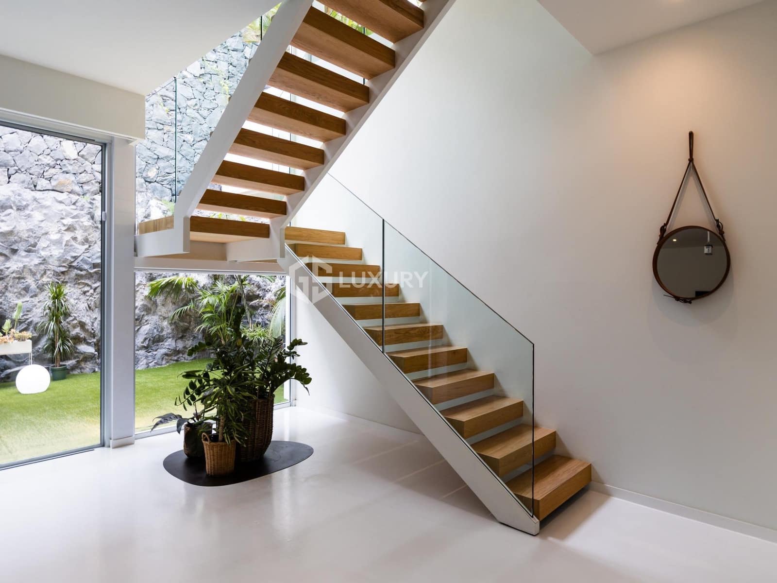 6 soveværelse Villa til salg i Guia de Isora med swimmingpool garage - € 8.500.000 (Ref: 9379288)