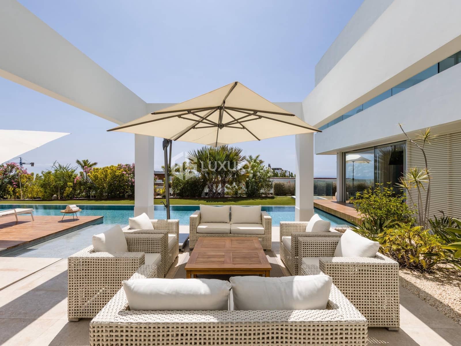 6 soveværelse Villa til salg i Guia de Isora med swimmingpool garage - € 8.500.000 (Ref: 9379288)