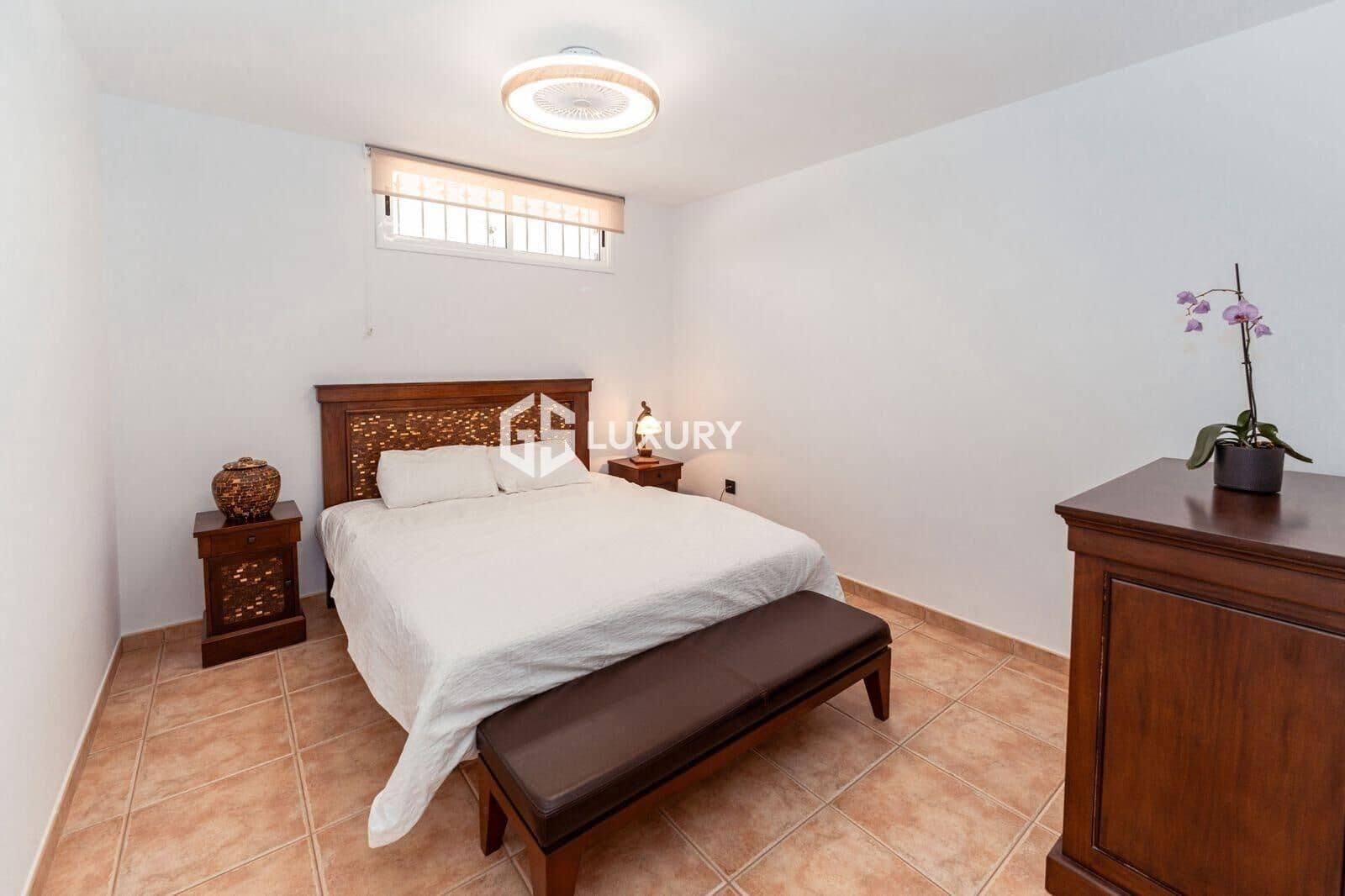 5 soverom Villa til salgs i Costa Adeje med svømmebasseng garasje - € 1 850 000 (Ref: 9379293)