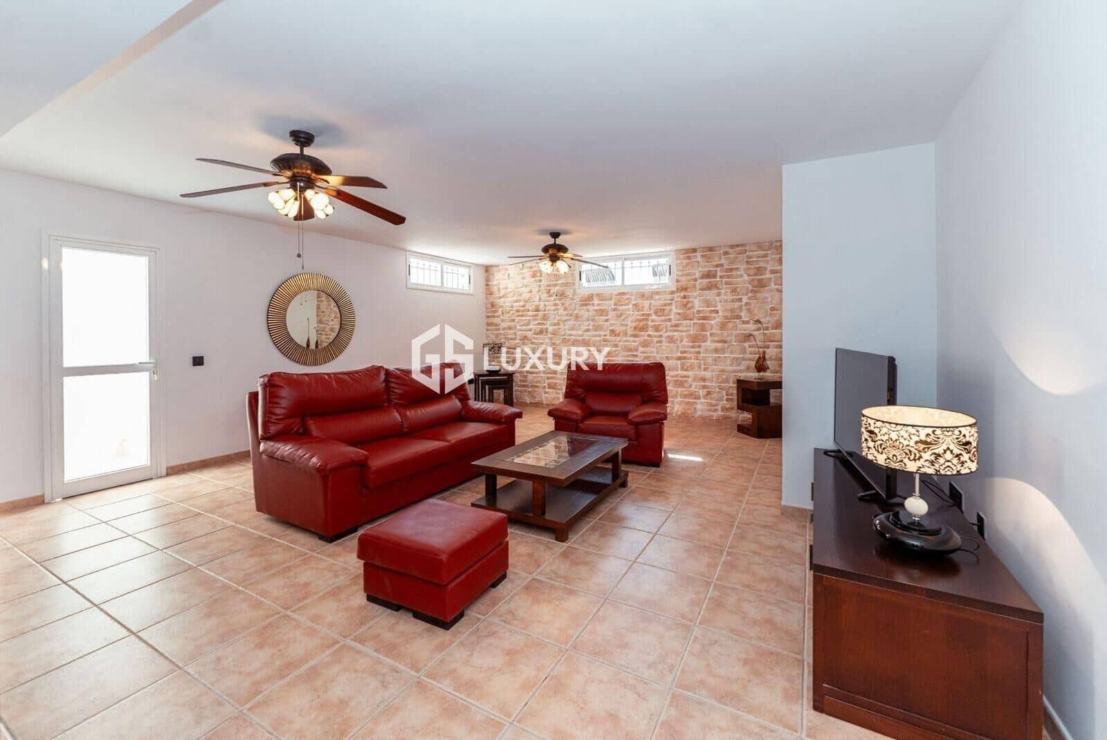 5 soverom Villa til salgs i Costa Adeje med svømmebasseng garasje - € 1 850 000 (Ref: 9379293)