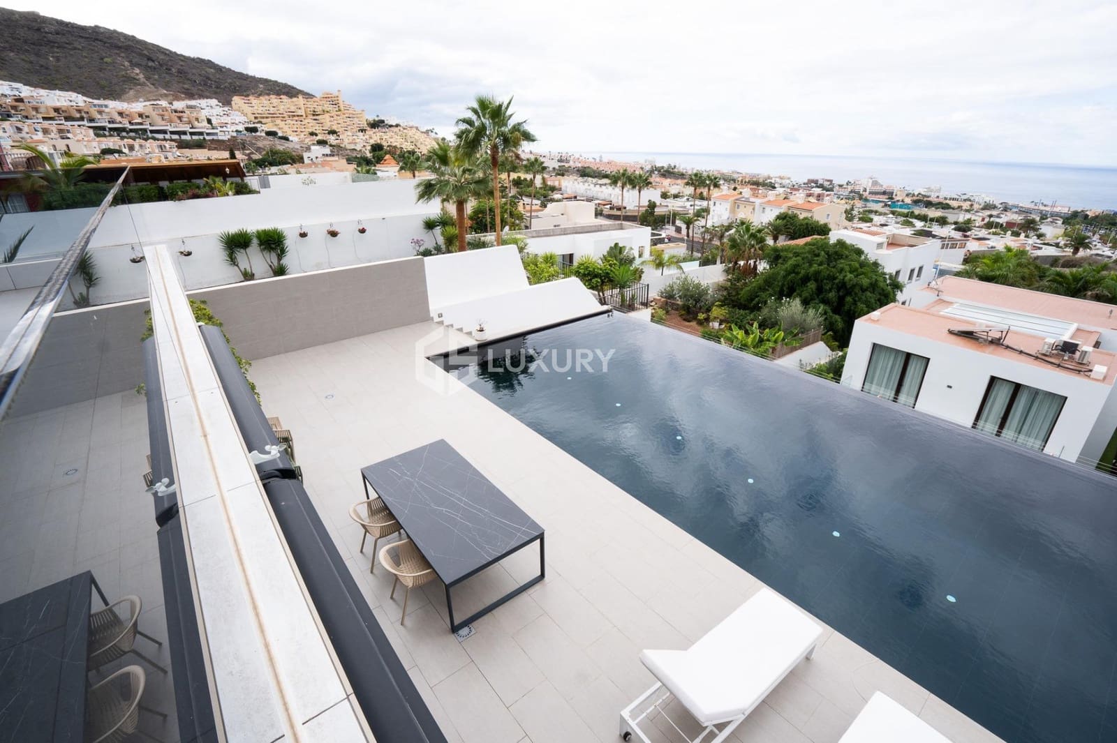 5 soveværelse Villa til salg i El Madronal med swimmingpool garage - € 2.950.000 (Ref: 9391994)