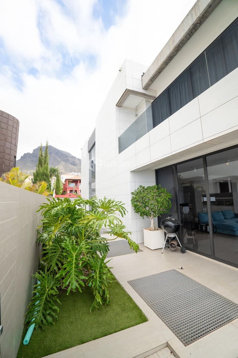 5 soveværelse Villa til salg i El Madronal med swimmingpool garage - € 2.950.000 (Ref: 9391994)