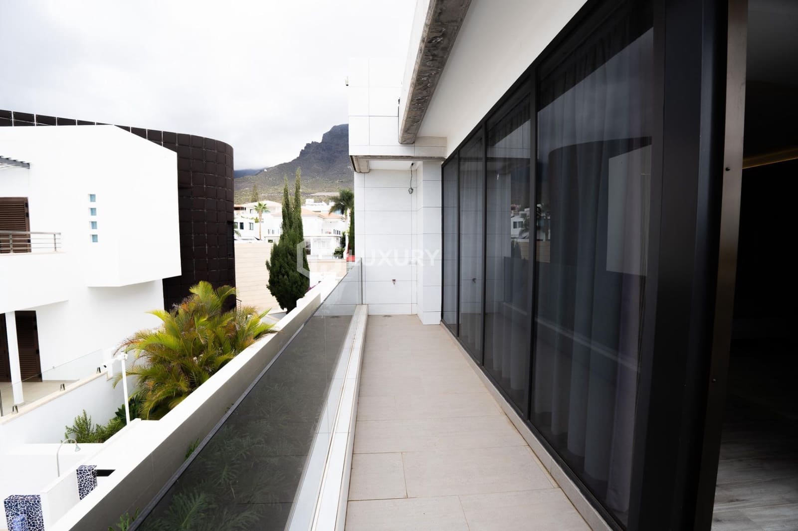 5 soveværelse Villa til salg i El Madronal med swimmingpool garage - € 2.950.000 (Ref: 9391994)