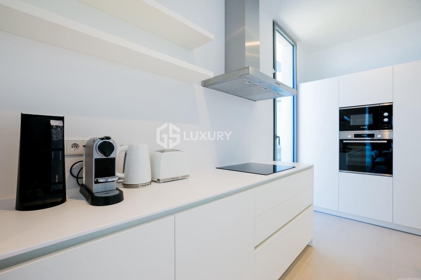 3 soverom Villa til salgs i Guia de Isora med svømmebasseng garasje - € 1 830 000 (Ref: 9391997)