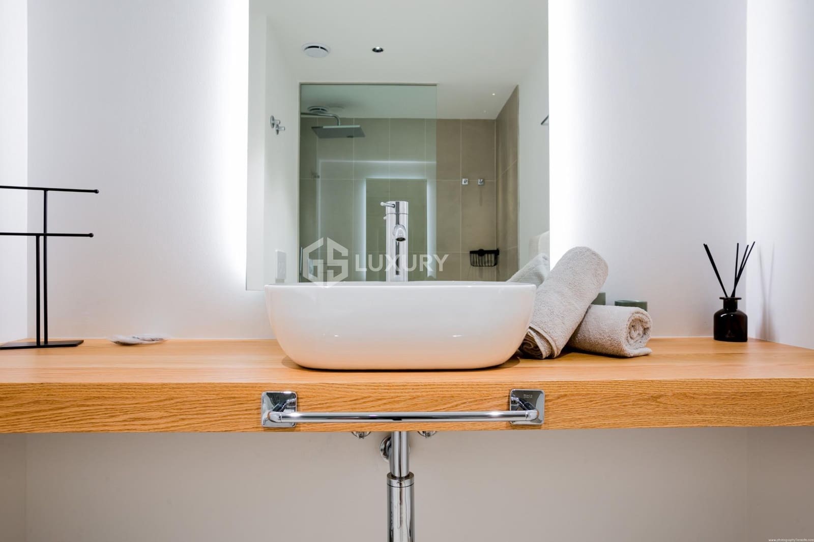 3 soverom Villa til salgs i Guia de Isora med svømmebasseng garasje - € 1 830 000 (Ref: 9391997)