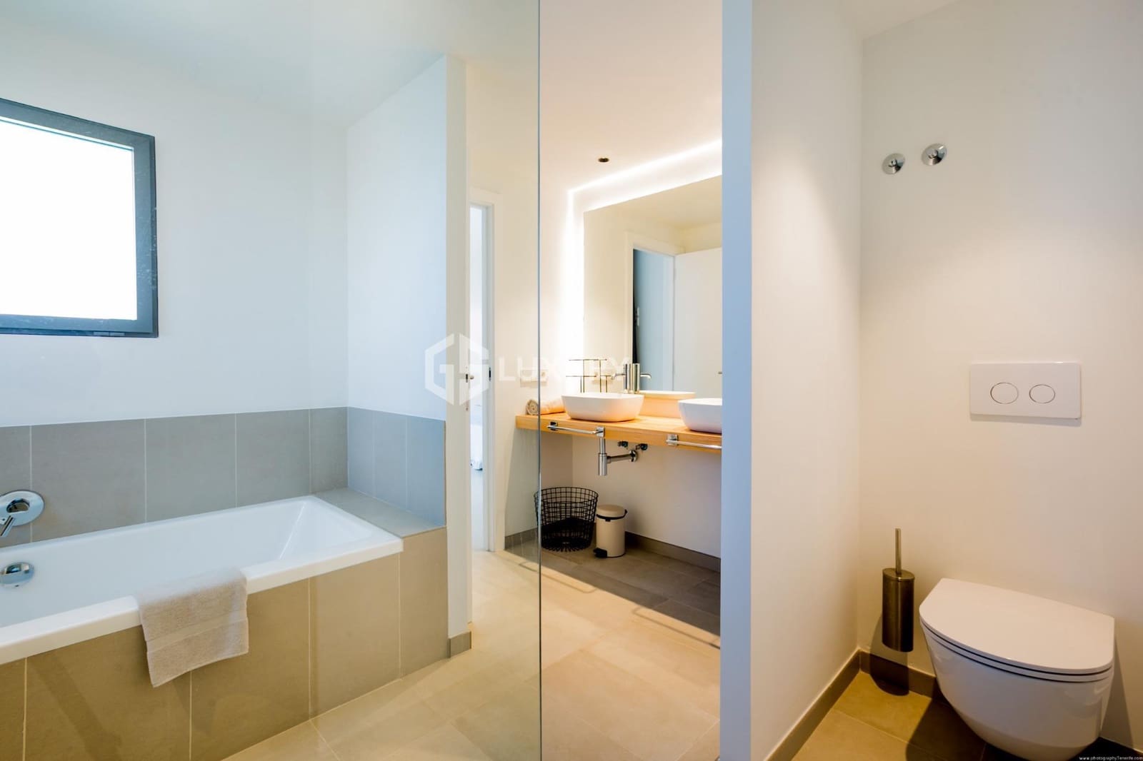 3 soverom Villa til salgs i Guia de Isora med svømmebasseng garasje - € 1 830 000 (Ref: 9391997)