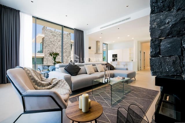 3 soverom Villa til salgs i Guía de Isora med svømmebasseng garasje - € 1 830 000 (Ref: 9391997)