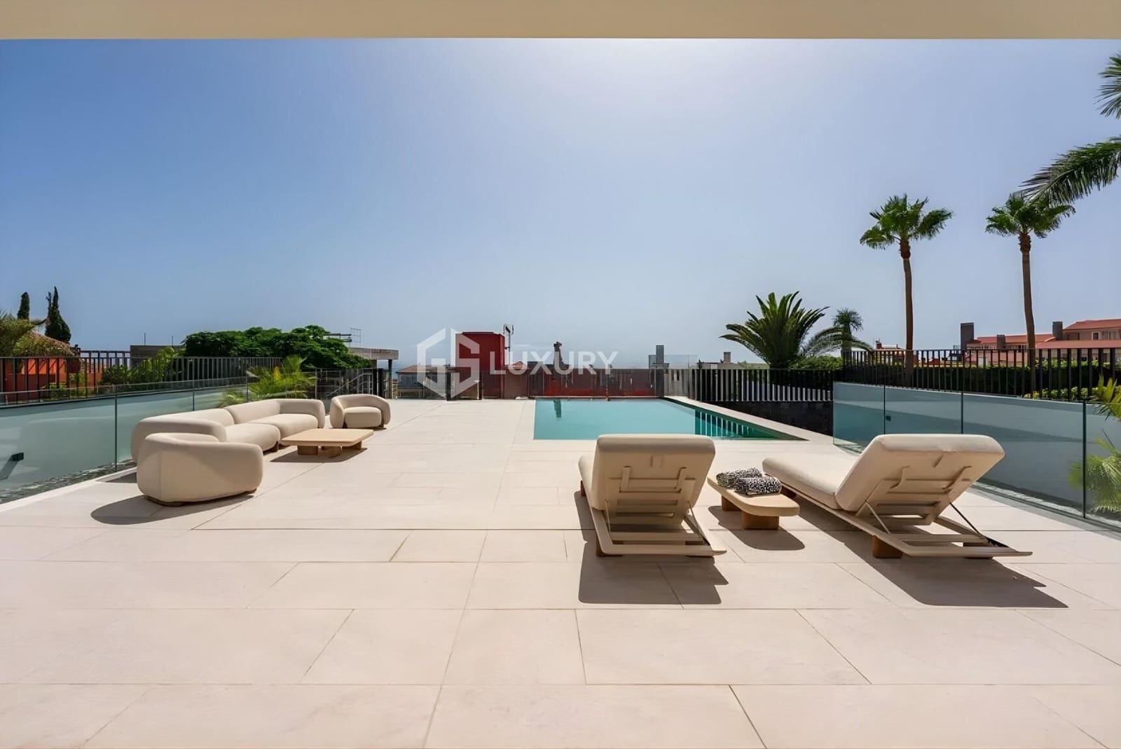 3 sovrum Villa till salu i El Madronal med pool garage - 3 500 000 € (Ref: 9391999)