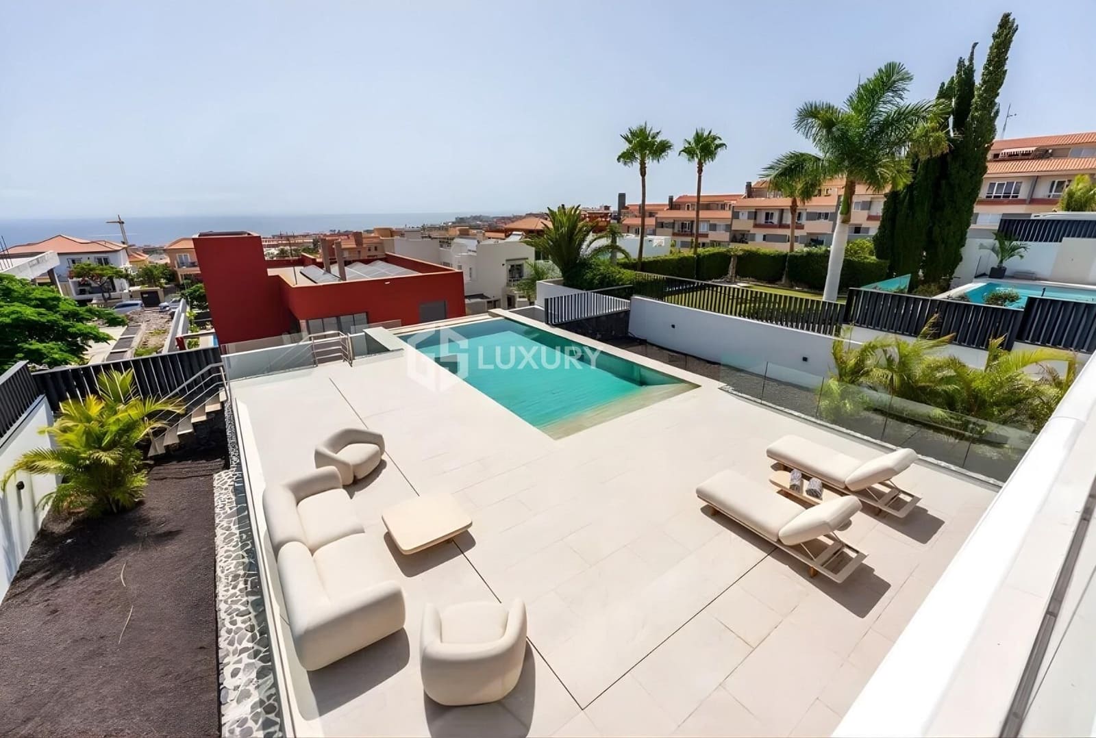 3 sovrum Villa till salu i El Madronal med pool garage - 3 500 000 € (Ref: 9391999)