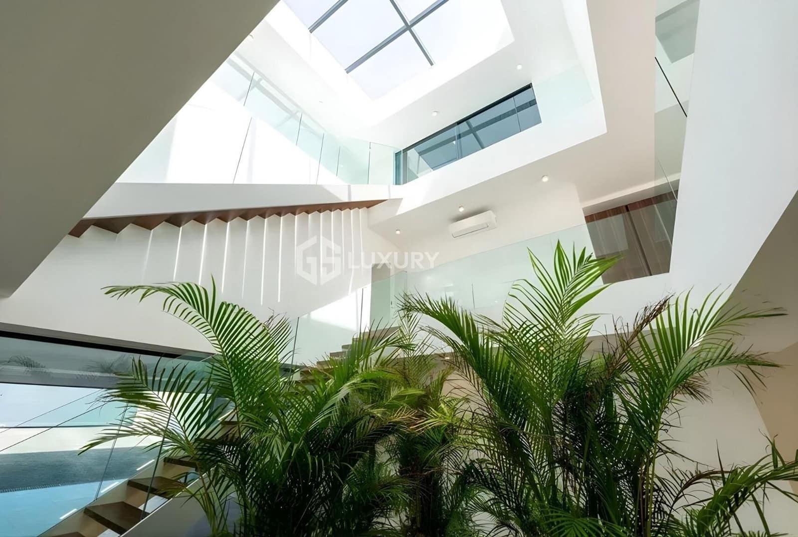 3 sovrum Villa till salu i El Madronal med pool garage - 3 500 000 € (Ref: 9391999)