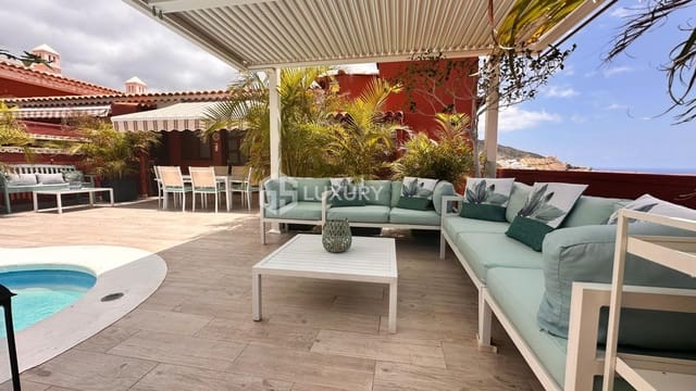 4 quarto Moradia em Banda para venda em El Madroñal, Adeje com piscina garagem - 630 000 € (Ref: 9392001)