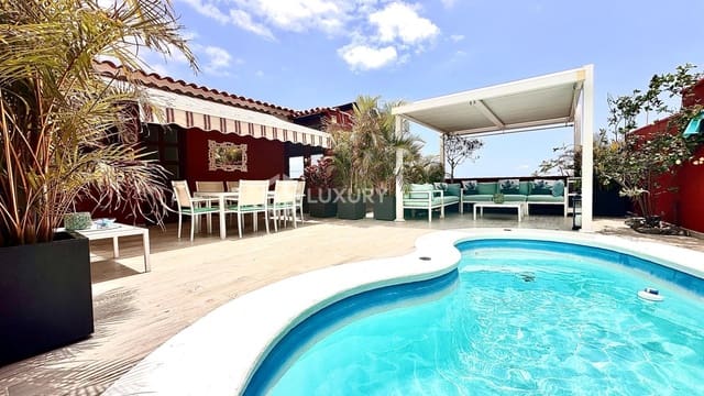 4 quarto Moradia em Banda para venda em El Madroñal, Adeje com piscina garagem - 630 000 € (Ref: 9392001)