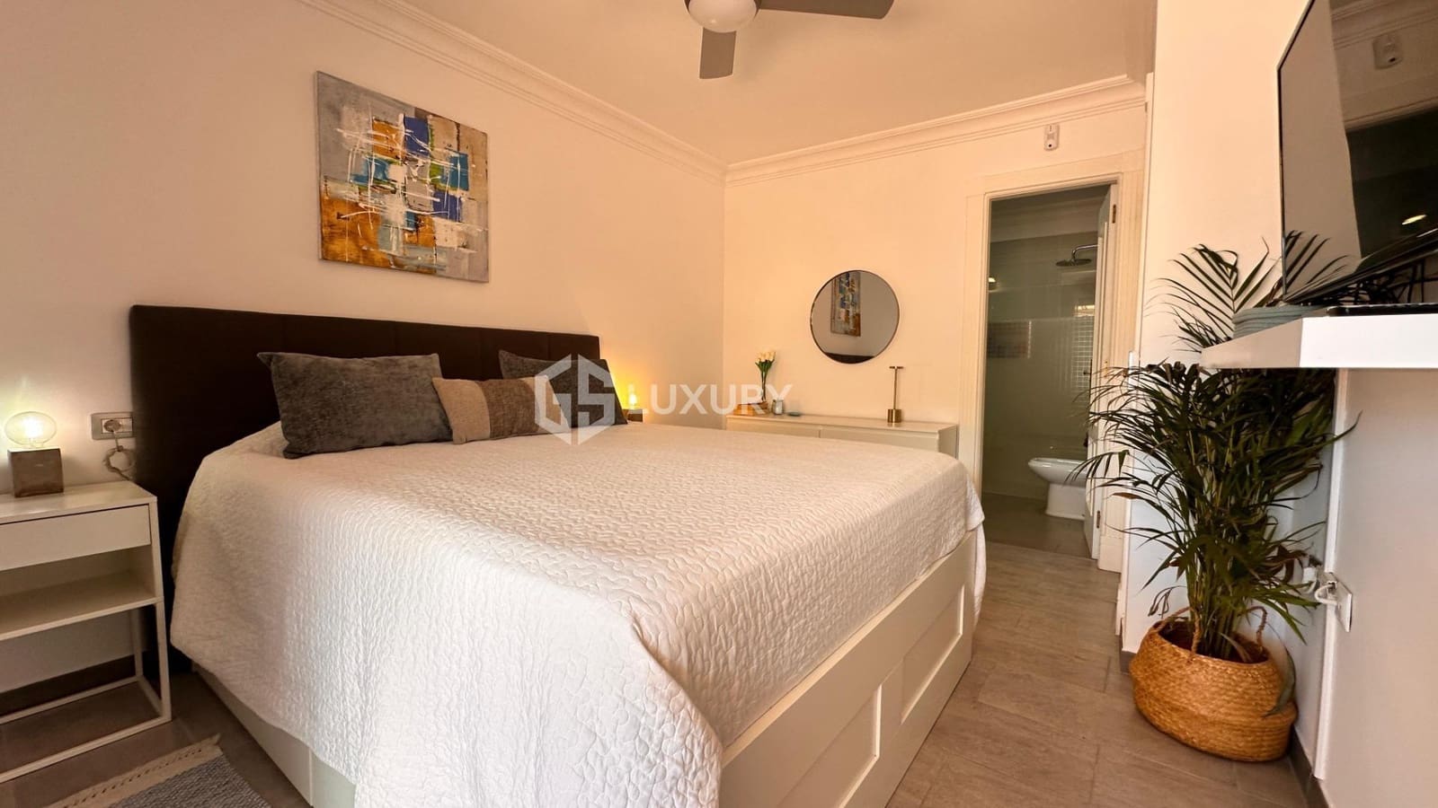 4 soverom Rekkehus til salgs i El Madronal med svømmebasseng garasje - € 630 000 (Ref: 9392001)