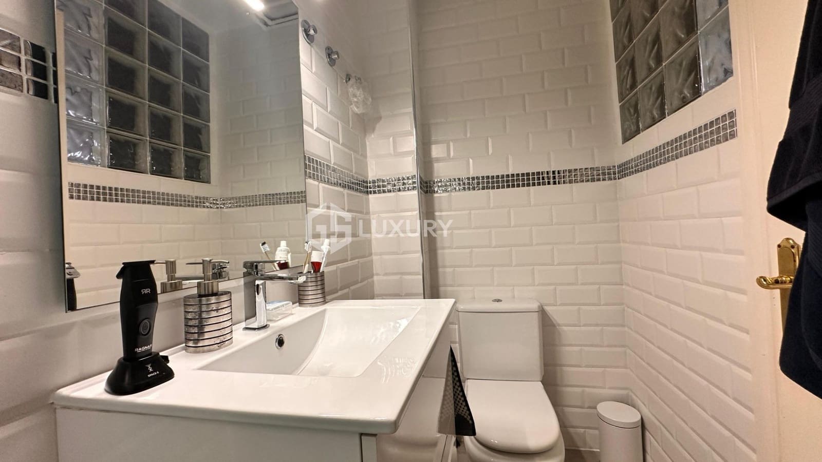 4 soverom Rekkehus til salgs i El Madronal med svømmebasseng garasje - € 630 000 (Ref: 9392001)