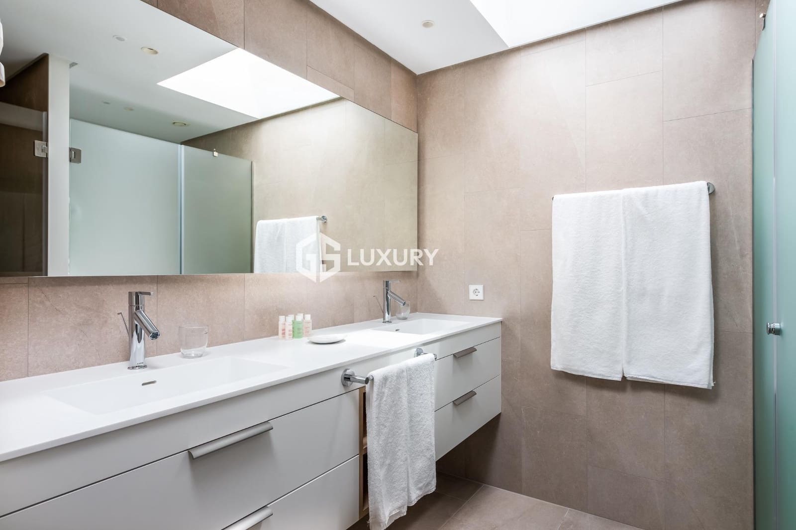 2 soverom Penthouse til salgs i Guia de Isora med svømmebasseng garasje - € 895 000 (Ref: 9396258)