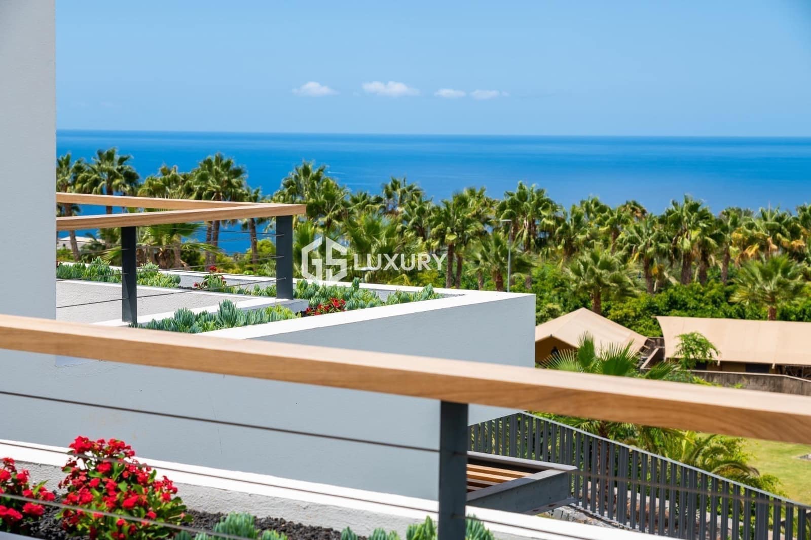 2 soverom Penthouse til salgs i Guia de Isora med svømmebasseng garasje - € 895 000 (Ref: 9396258)