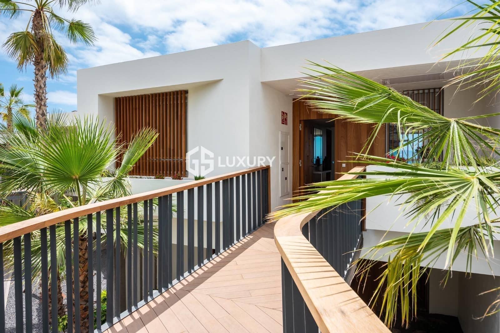 2 soverom Penthouse til salgs i Guia de Isora med svømmebasseng garasje - € 895 000 (Ref: 9396258)