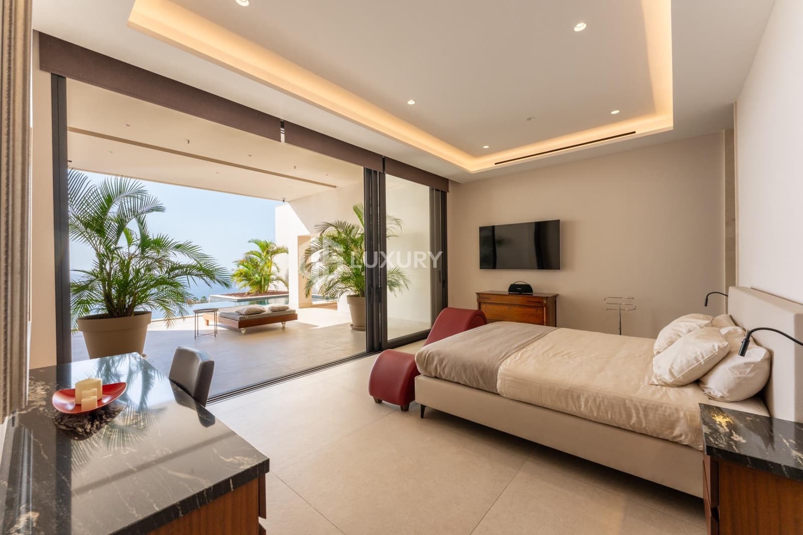 6 sypialnia Willa na sprzedaż w Costa Adeje z basenem garażem - 5 900 000 € (Ref: 9403578)