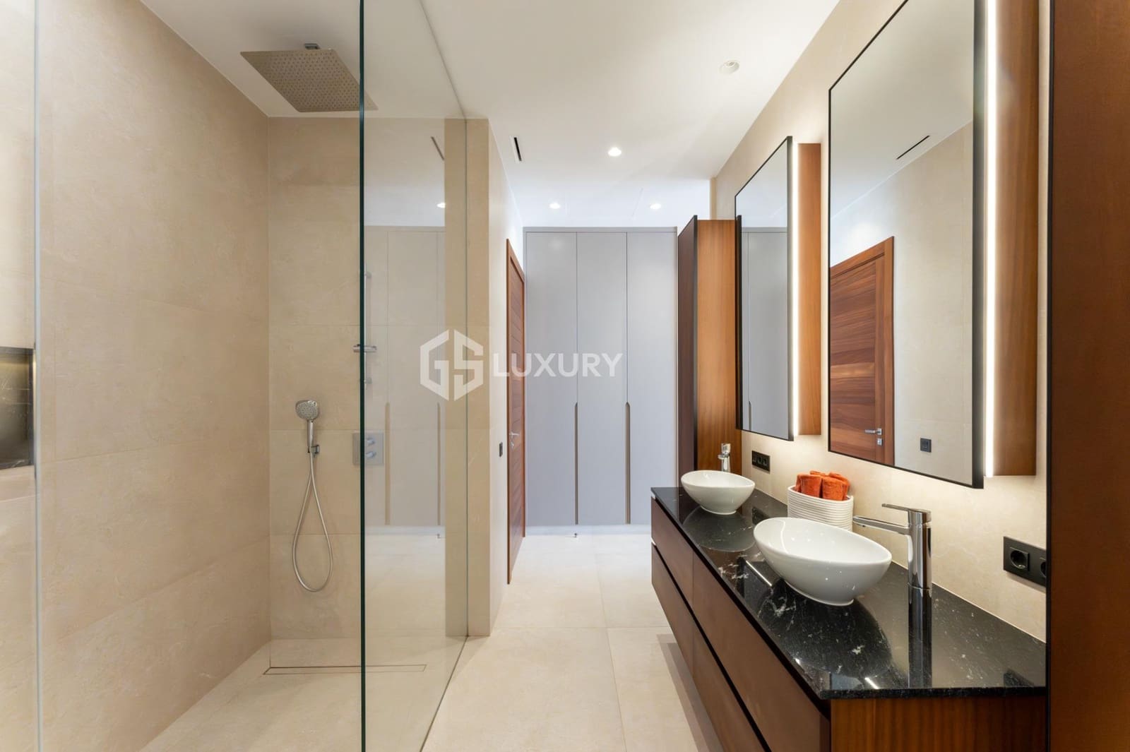 6 sypialnia Willa na sprzedaż w Costa Adeje z basenem garażem - 5 900 000 € (Ref: 9403578)