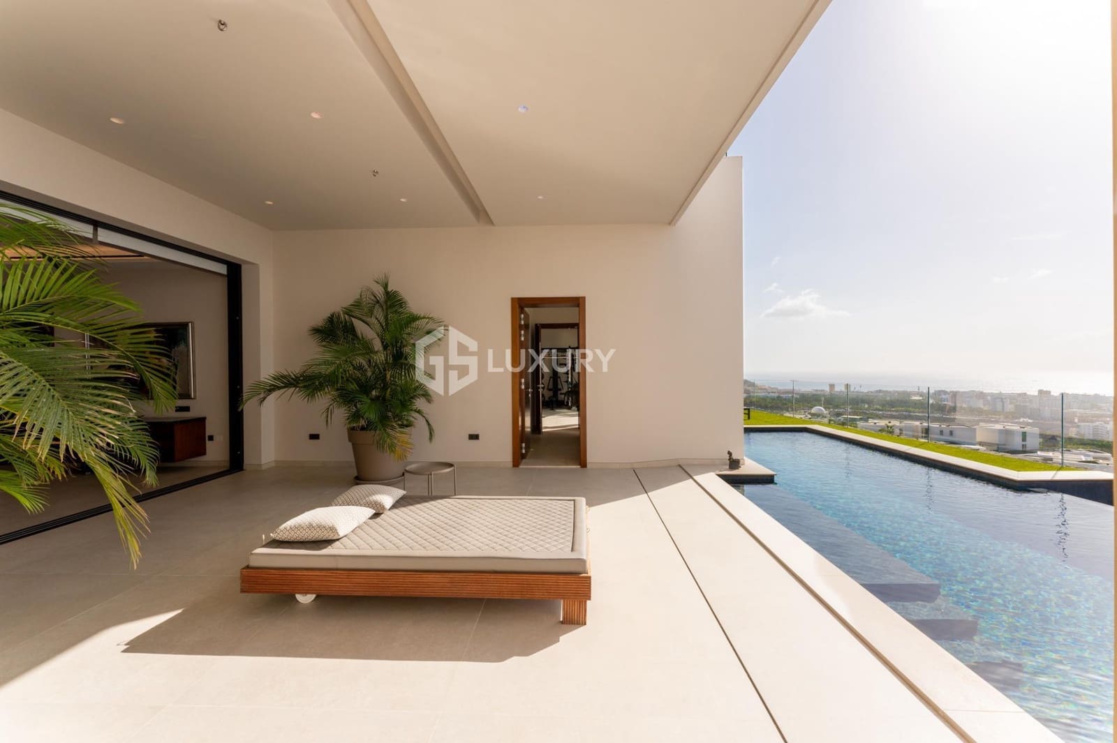 6 sypialnia Willa na sprzedaż w Costa Adeje z basenem garażem - 5 900 000 € (Ref: 9403578)