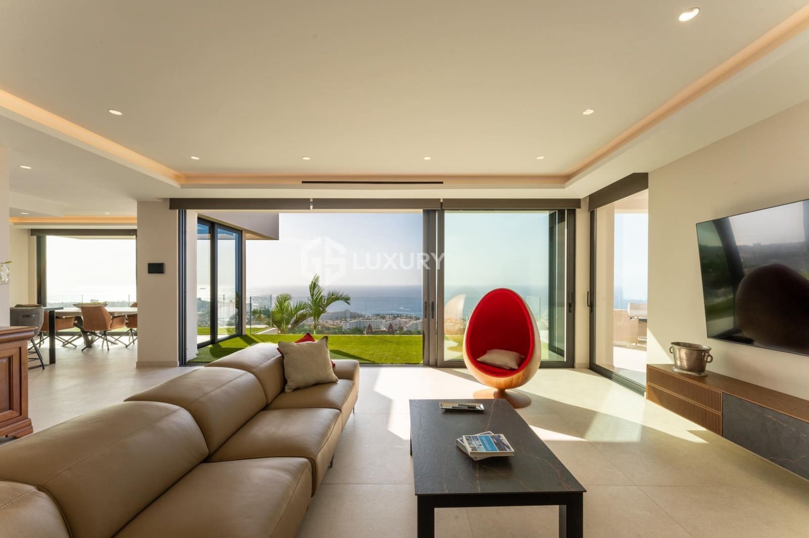 6 sypialnia Willa na sprzedaż w Costa Adeje z basenem garażem - 5 900 000 € (Ref: 9403578)