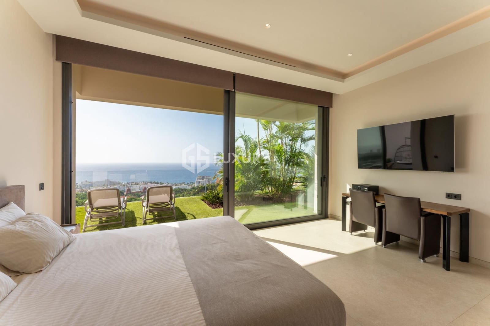 6 sypialnia Willa na sprzedaż w Costa Adeje z basenem garażem - 5 900 000 € (Ref: 9403578)