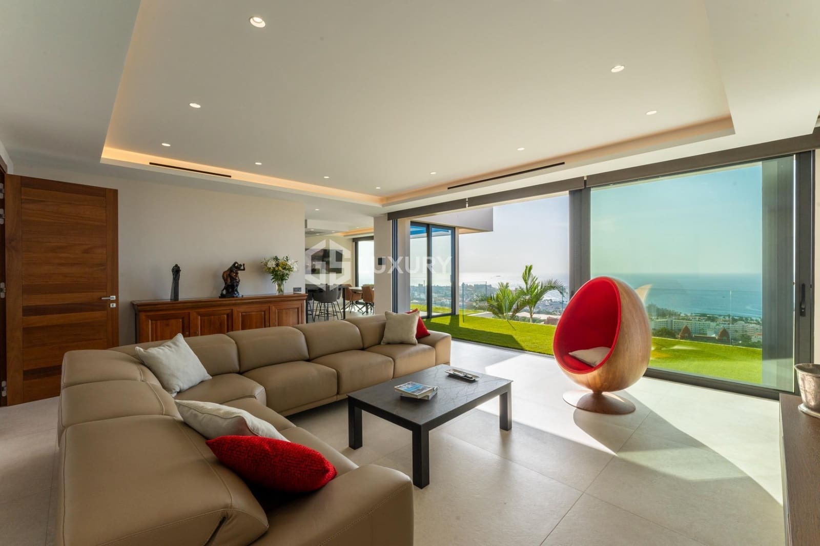 6 sypialnia Willa na sprzedaż w Costa Adeje z basenem garażem - 5 900 000 € (Ref: 9403578)