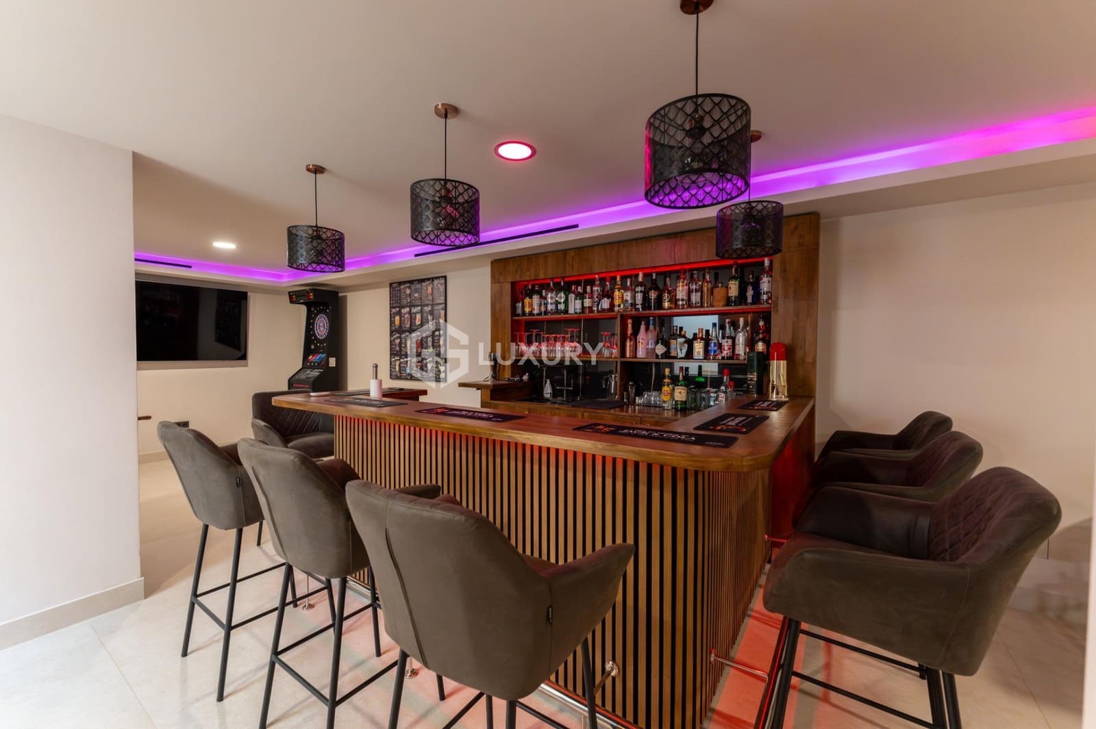 6 sypialnia Willa na sprzedaż w Costa Adeje z basenem garażem - 5 900 000 € (Ref: 9403578)