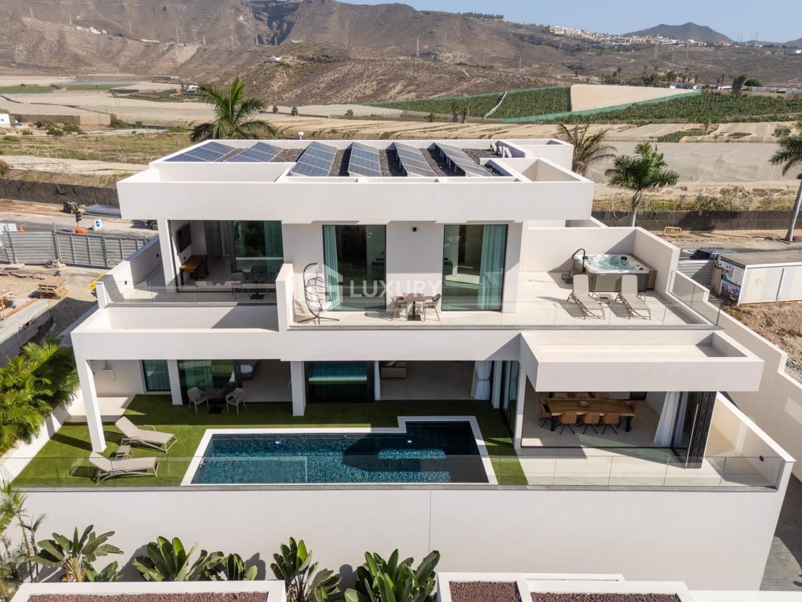 6 sypialnia Willa na sprzedaż w Costa Adeje z basenem garażem - 5 900 000 € (Ref: 9403578)